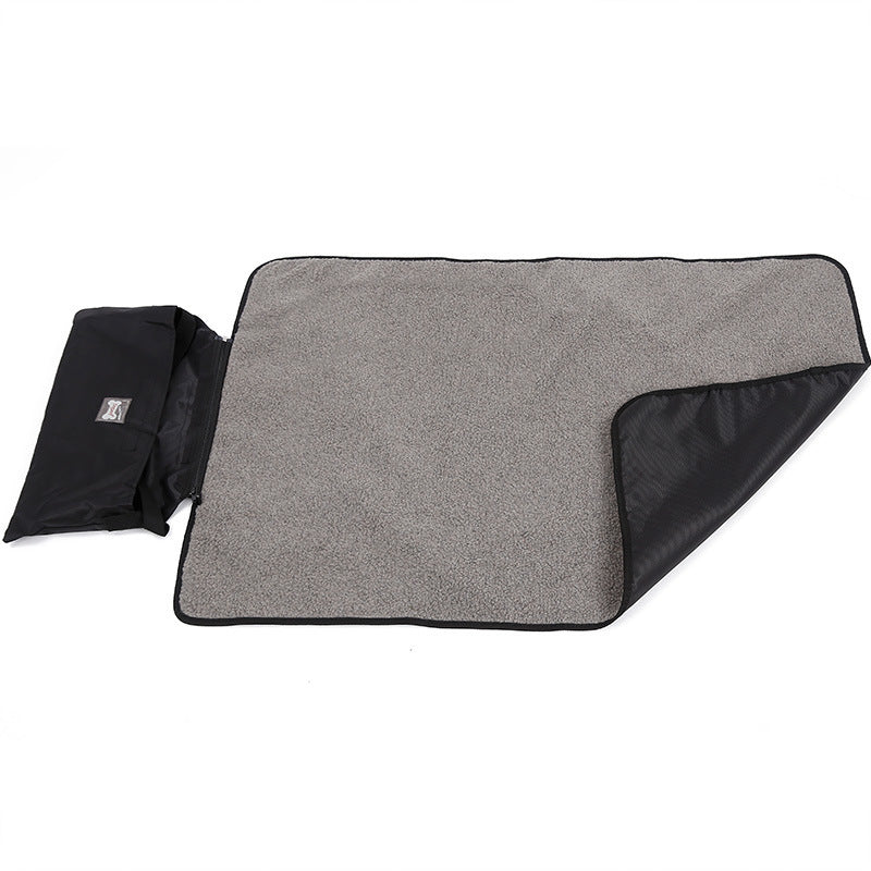 Outdoor Pet Blanket – Portable Waterproof Warm Mat