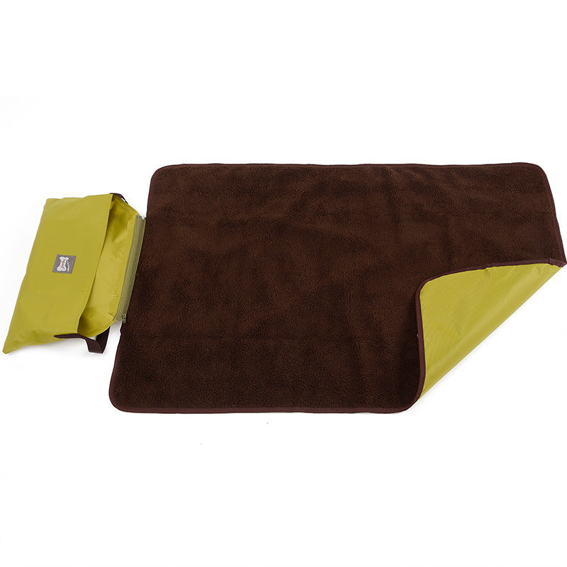 Outdoor Pet Blanket – Portable Waterproof Warm Mat