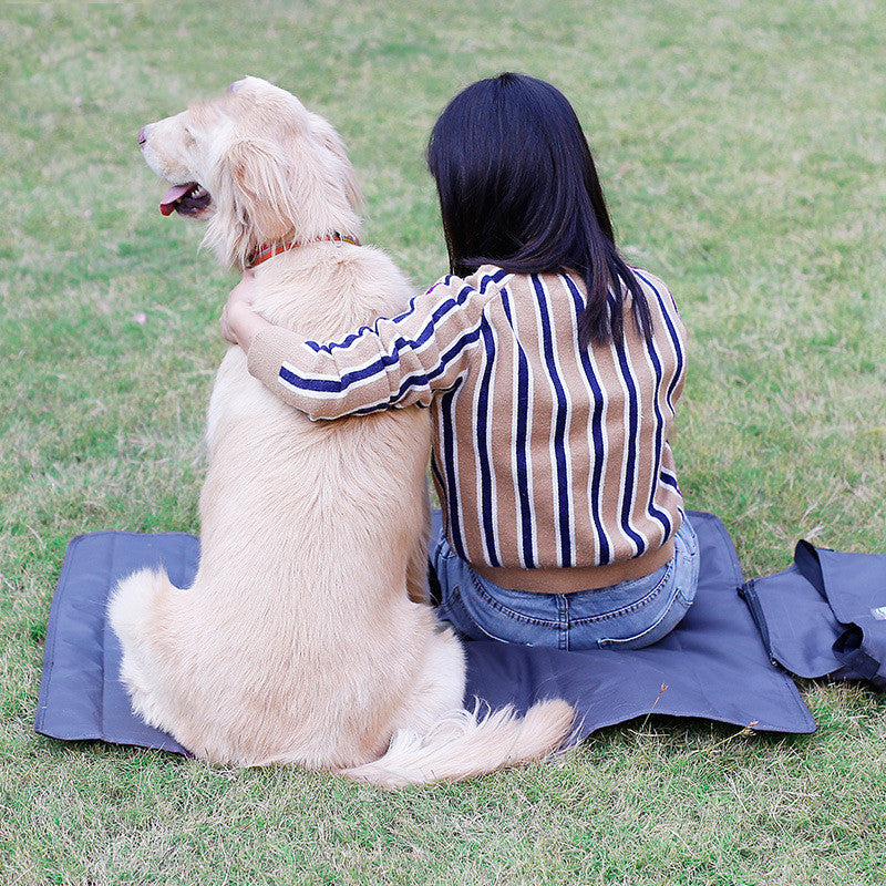 Outdoor Pet Blanket – Portable Waterproof Warm Mat